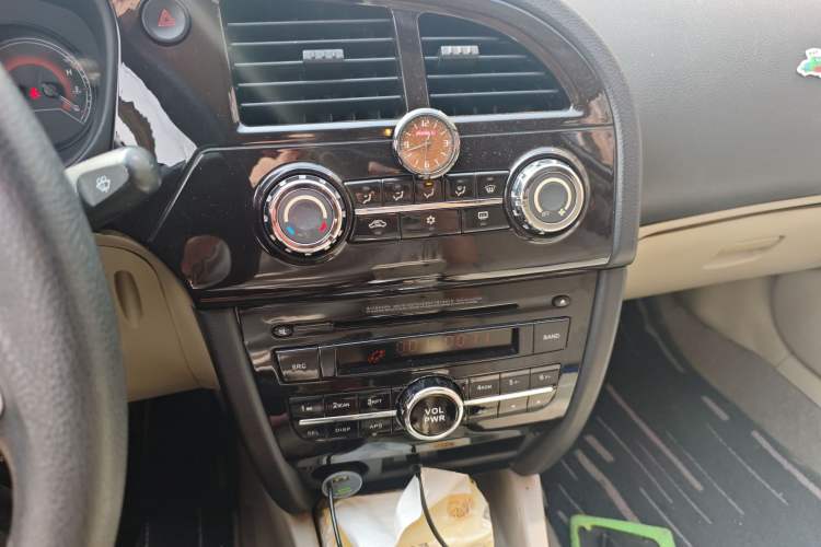 Used Soueast V3 Lingyue 2014 1.5L Manual Entry-Level Version Audio And AC Panel