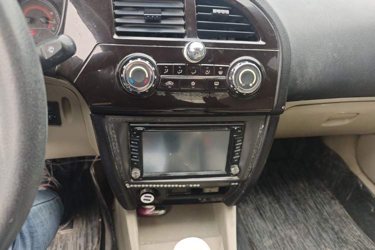 Used Soueast V3 Lingyue 2014 1.5L Manual Entry-Level Version Audio And AC Panel