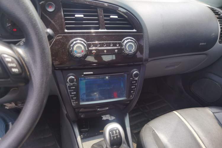 Used Soueast V3 Lingyue 2014 1.5L Manual Style Value Edition Audio And AC Panel