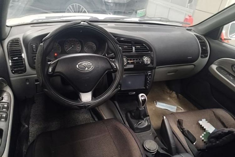 Used Soueast V3 Lingyue 2014 1.5L Manual Style Value Edition Center Console