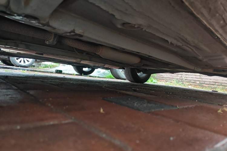 Used Soueast V3 Lingyue 2014 1.5L Manual Entry-Level Version Chassis Front Left