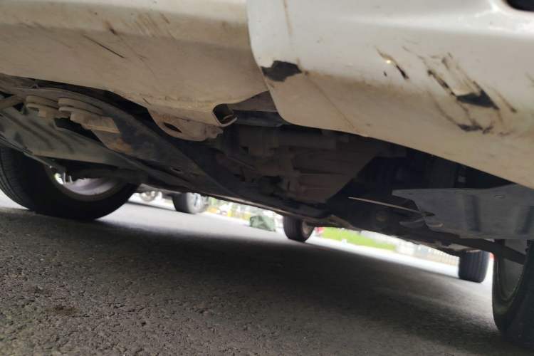 Used Soueast V3 Lingyue 2014 1.5L Manual Entry-Level Version Chassis Front Left