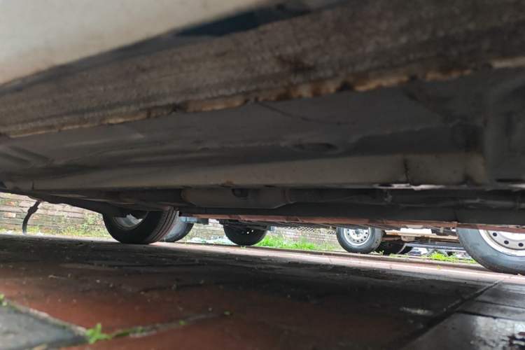 Used Soueast V3 Lingyue 2014 1.5L Manual Entry-Level Version Chassis Front Right