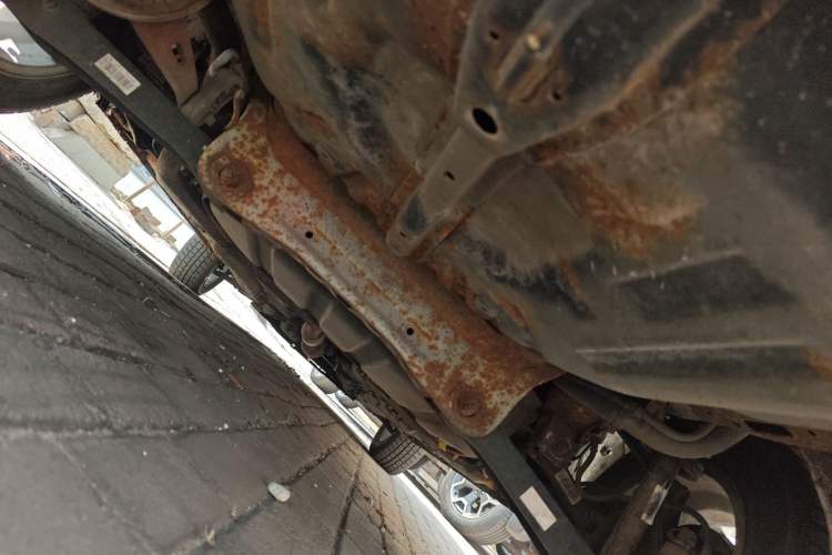 Used Soueast V3 Lingyue 2014 1.5L Manual Entry-Level Version Chassis Rear