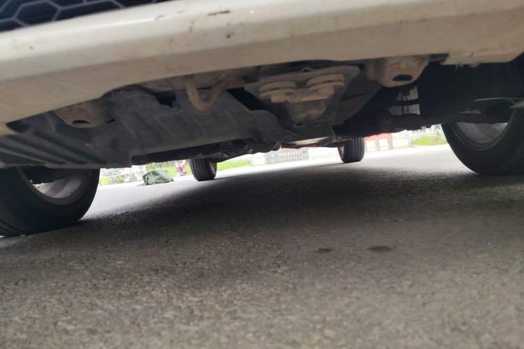 Used Soueast V3 Lingyue 2014 1.5L Manual Entry-Level Version Chassis Rear