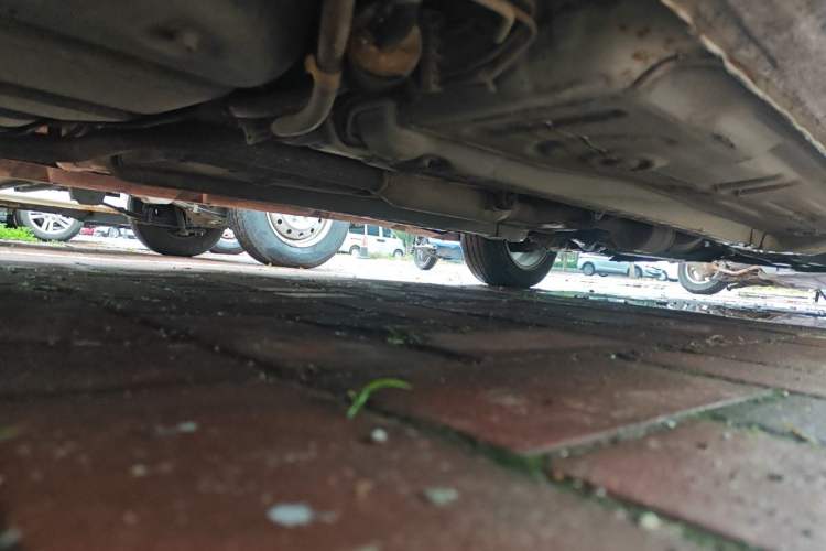 Used Soueast V3 Lingyue 2014 1.5L Manual Entry-Level Version Chassis Rear Right