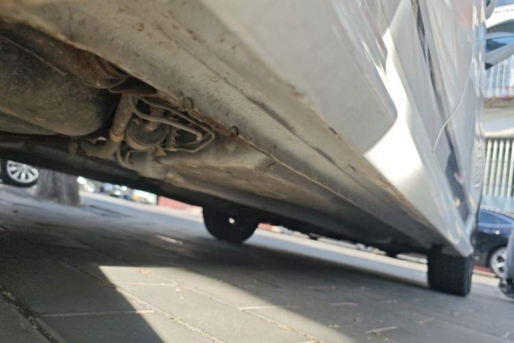 Used Soueast V3 Lingyue 2014 1.5L Manual Style Value Edition Chassis Rear Right