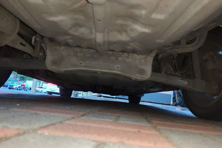 Used Soueast V3 Lingyue 2014 1.5L Manual Entry-Level Version Chassis Rear