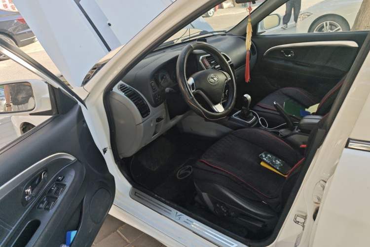 Used Soueast V3 Lingyue 2014 1.5L Manual Style Value Edition Driver Seat