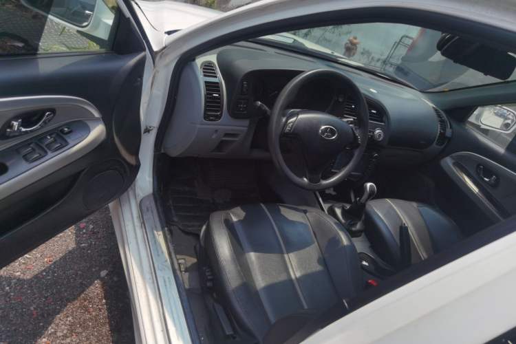 Used Soueast V3 Lingyue 2014 1.5L Manual Style Value Edition Driver Seat