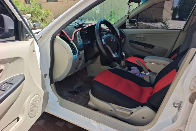 Used Soueast V3 Lingyue 2014 1.5L Manual Smart Edition Driver Seat