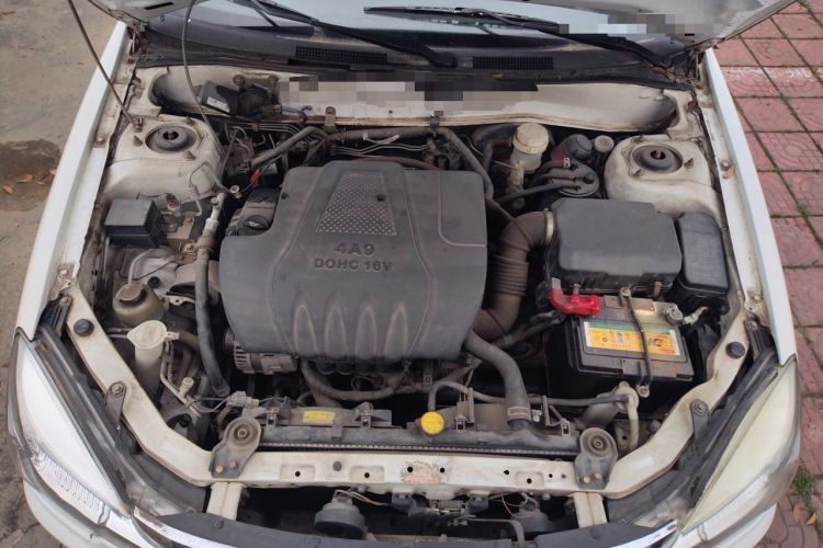 Used Soueast V3 Lingyue 2014 1.5L Manual Entry-Level Version Engine Bay