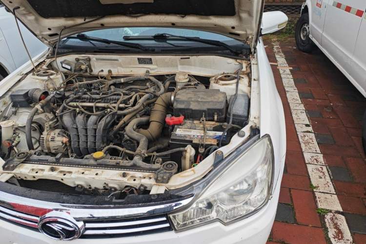 Used Soueast V3 Lingyue 2014 1.5L Manual Entry-Level Version Engine Bay Left