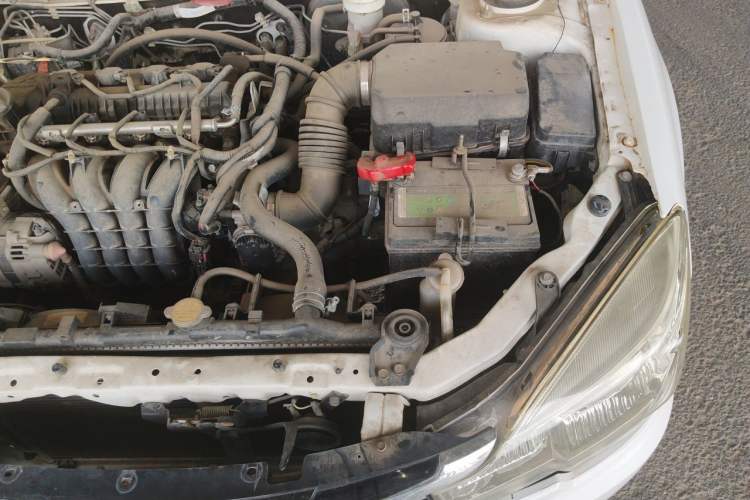 Used Soueast V3 Lingyue 2014 1.5L Manual Smart Edition Engine Bay Left