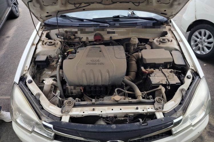 Used Soueast V3 Lingyue 2014 1.5L Manual Entry-Level Version Engine Bay