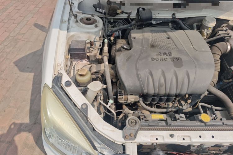 Used Soueast V3 Lingyue 2014 1.5L Manual Entry-Level Version Engine Bay Right