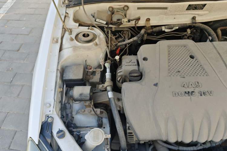 Used Soueast V3 Lingyue 2014 1.5L Manual Style Value Edition Engine Bay Right