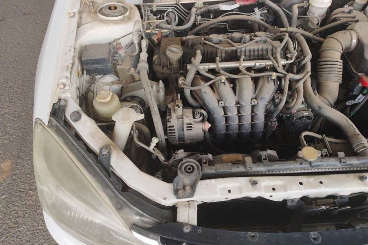 Used Soueast V3 Lingyue 2014 1.5L Manual Smart Edition Engine Bay Right