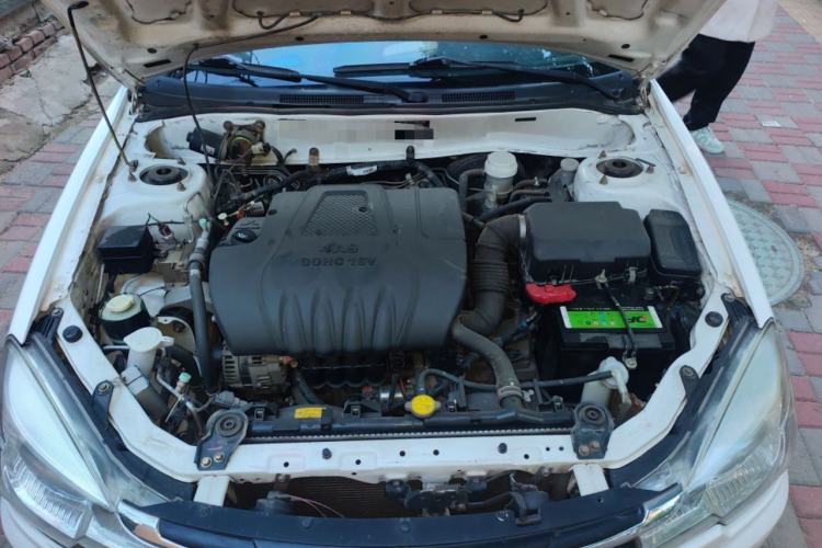 Used Soueast V3 Lingyue 2014 1.5L Manual Entry-Level Version Engine Bay