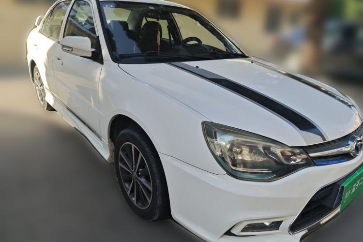 Used Soueast V3 Lingyue 2014 1.5L Manual Style Value Edition Front Right 45 Deg