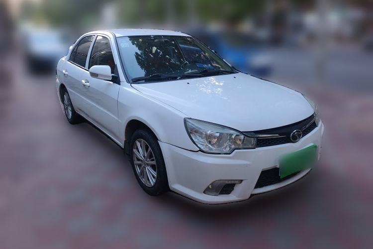 Used Soueast V3 Lingyue 2014 1.5L Manual Entry-Level Version Front Right 45 Deg