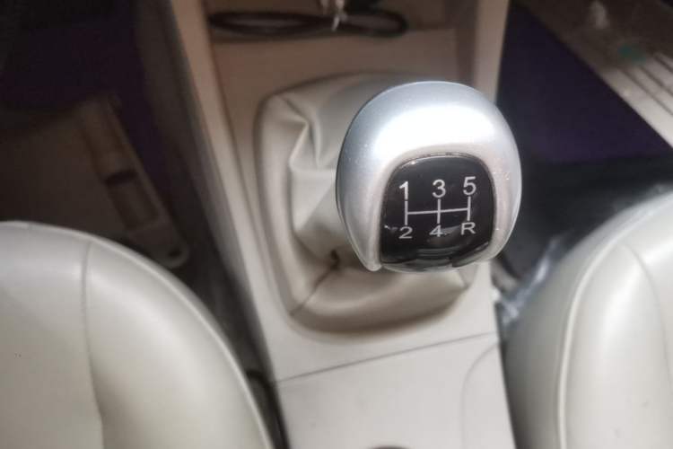 Used Soueast V3 Lingyue 2014 1.5L Manual Entry-Level Version Gear Lever