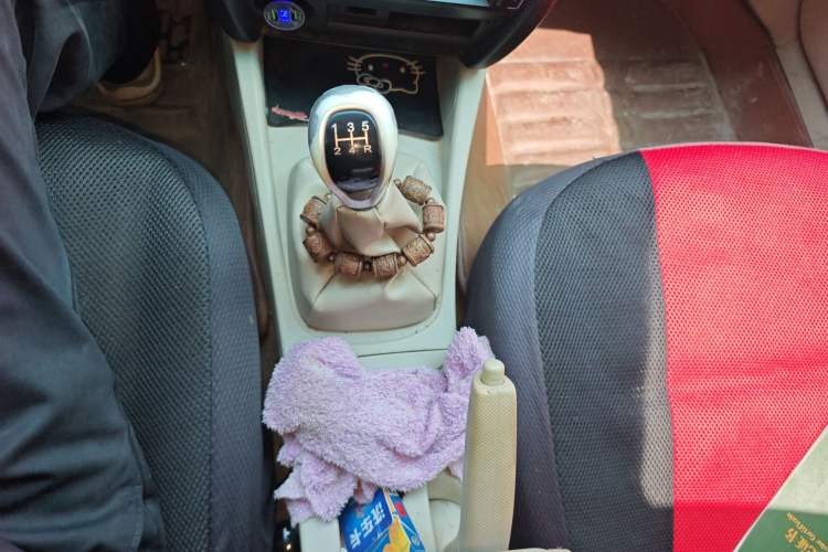 Used Soueast V3 Lingyue 2014 1.5L Manual Smart Edition Gear Lever