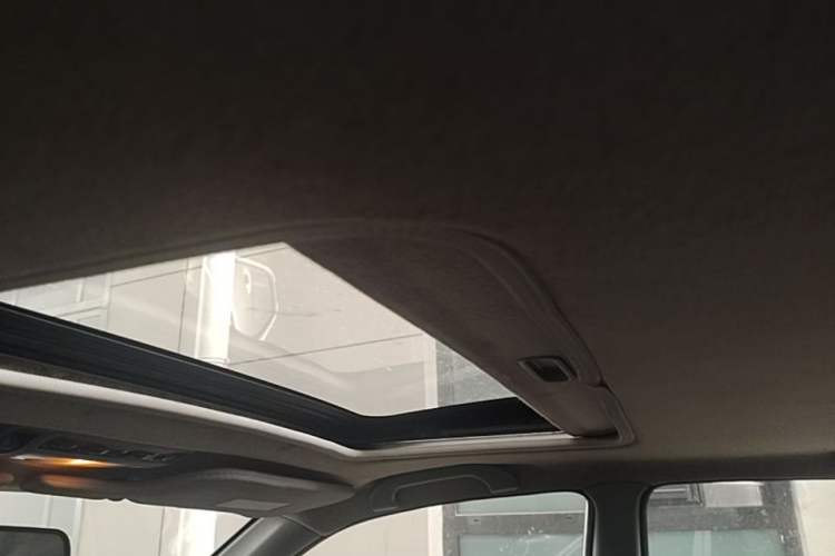 Used Soueast V3 Lingyue 2014 1.5L Manual Style Value Edition Headliner
