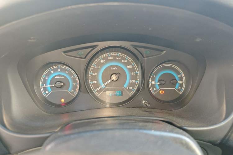 Used Soueast V3 Lingyue 2014 1.5L Manual Style Value Edition Instrument Cluster