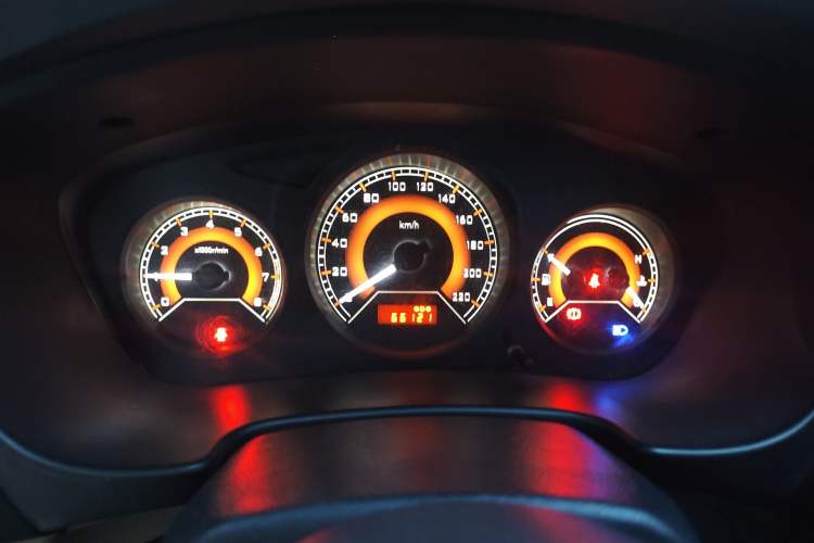 Used Soueast V3 Lingyue 2014 1.5L Manual Entry-Level Version Instrument Cluster