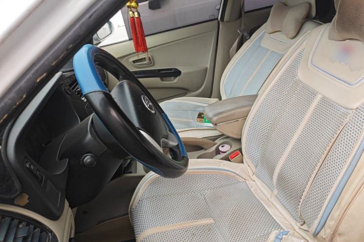 Used Soueast V3 Lingyue 2014 1.5L Manual Entry-Level Version Left Front Seat