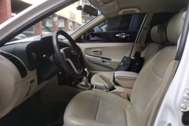 Used Soueast V3 Lingyue 2014 1.5L Manual Entry-Level Version Left Front Seat