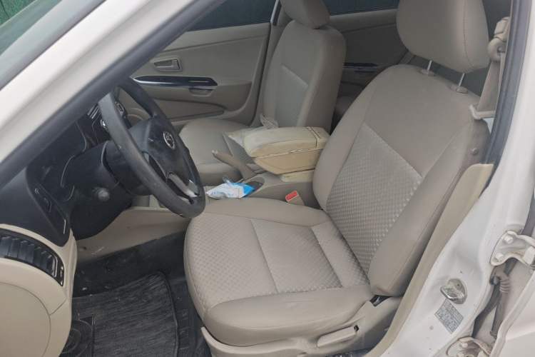 Used Soueast V3 Lingyue 2014 1.5L Manual Entry-Level Version Left Front Seat