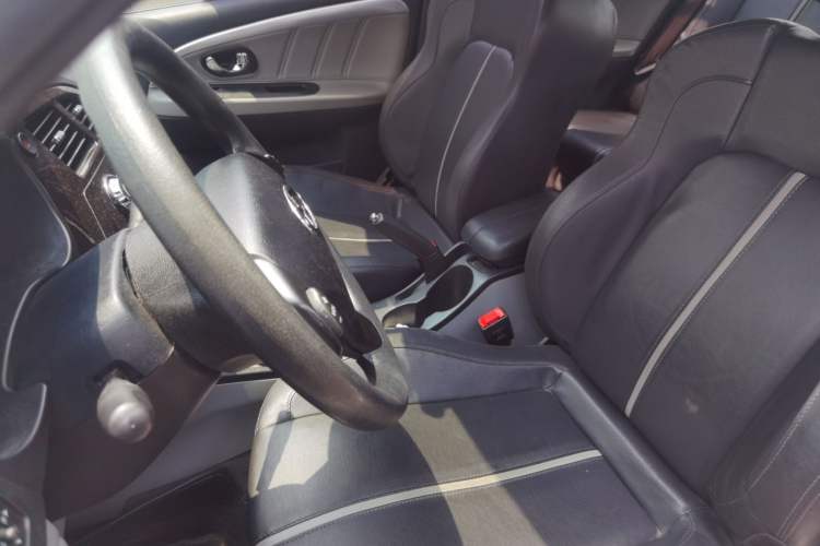 Used Soueast V3 Lingyue 2014 1.5L Manual Style Value Edition Left Front Seat