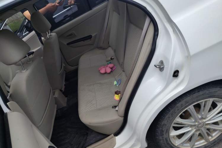 Used Soueast V3 Lingyue 2014 1.5L Manual Entry-Level Version Left Rear Seat