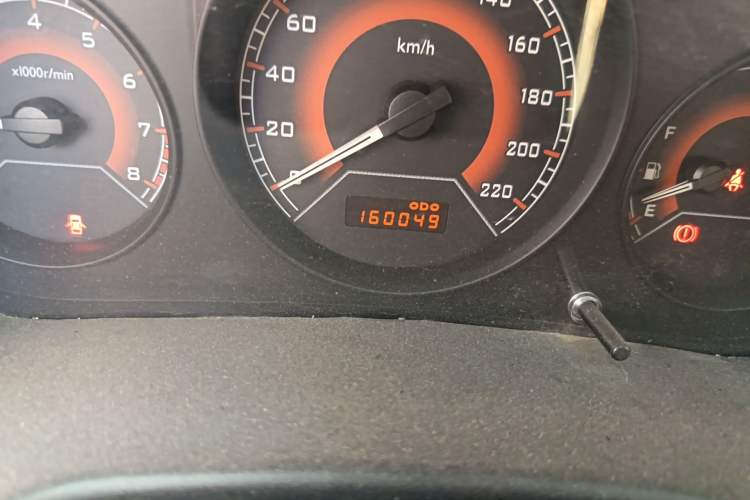 Used Soueast V3 Lingyue 2014 1.5L Manual Smart Edition Odometer Close Up