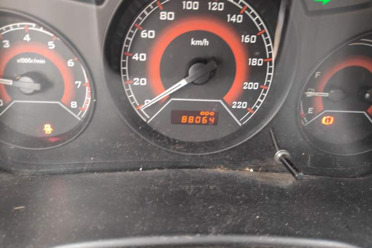 Used Soueast V3 Lingyue 2014 1.5L Manual Entry-Level Version Odometer Close Up