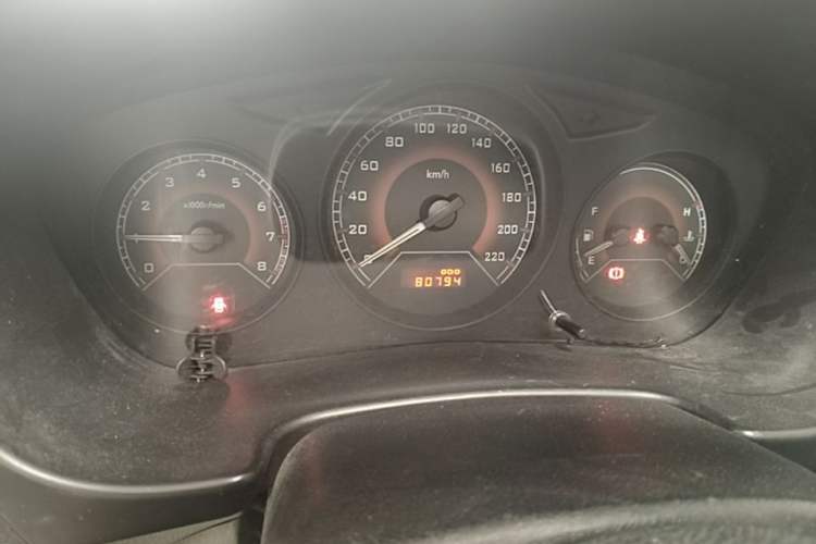 Used Soueast V3 Lingyue 2014 1.5L Manual Style Value Edition Odometer Close Up