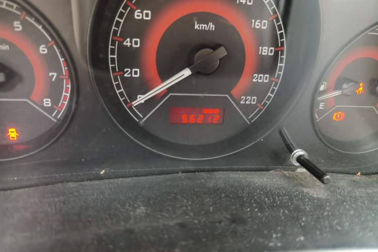 Used Soueast V3 Lingyue 2014 1.5L Manual Style Value Edition Odometer Close Up