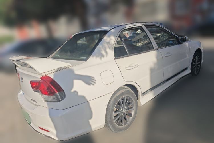 Used Soueast V3 Lingyue 2014 1.5L Manual Style Value Edition Rear Right 45 Deg