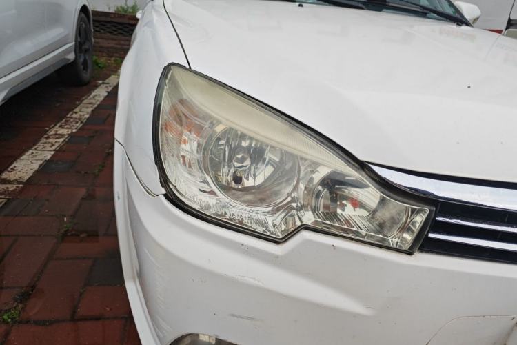 Used Soueast V3 Lingyue 2014 1.5L Manual Entry-Level Version Right Front Headlight