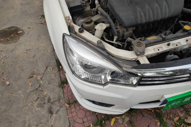 Used Soueast V3 Lingyue 2014 1.5L Manual Entry-Level Version Right Front Headlight