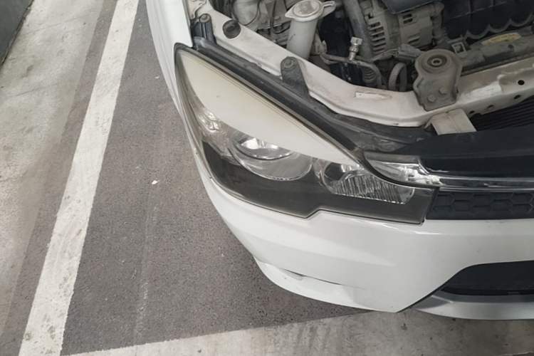 Used Soueast V3 Lingyue 2014 1.5L Manual Style Value Edition Right Front Headlight