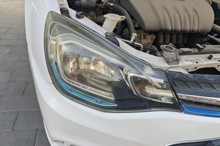 Used Soueast V3 Lingyue 2014 1.5L Manual Style Value Edition Right Front Headlight