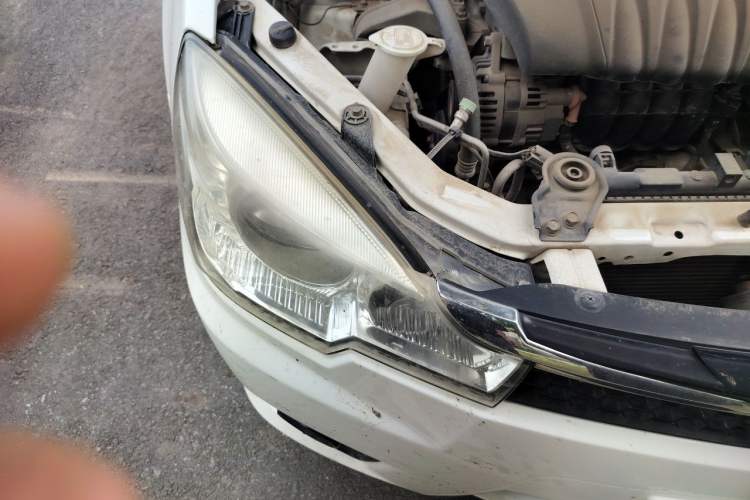 Used Soueast V3 Lingyue 2014 1.5L Manual Entry-Level Version Right Front Headlight