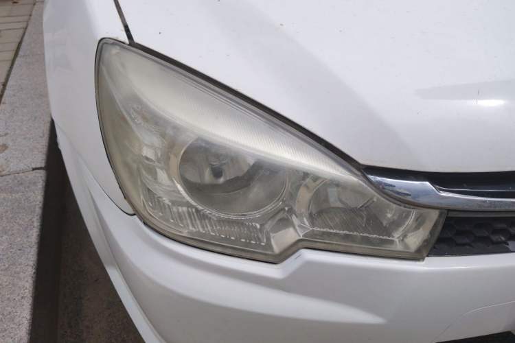 Used Soueast V3 Lingyue 2014 1.5L Manual Smart Edition Right Front Headlight