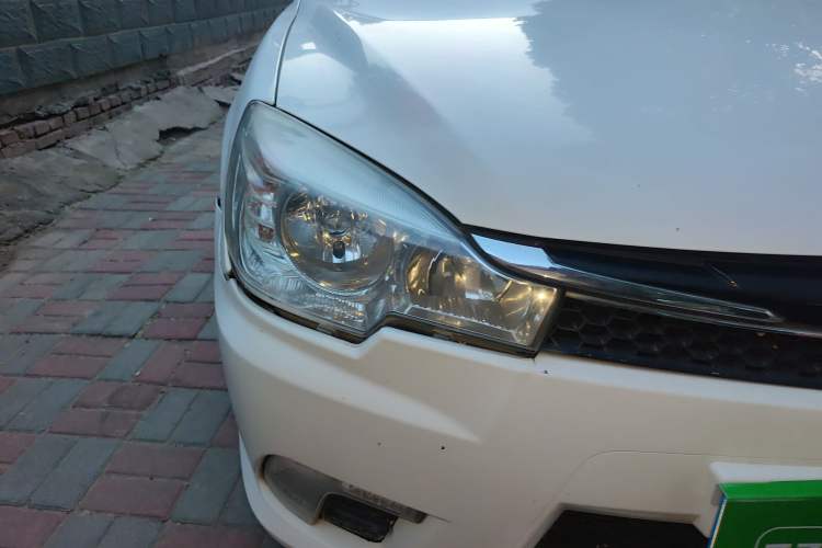 Used Soueast V3 Lingyue 2014 1.5L Manual Entry-Level Version Right Front Headlight