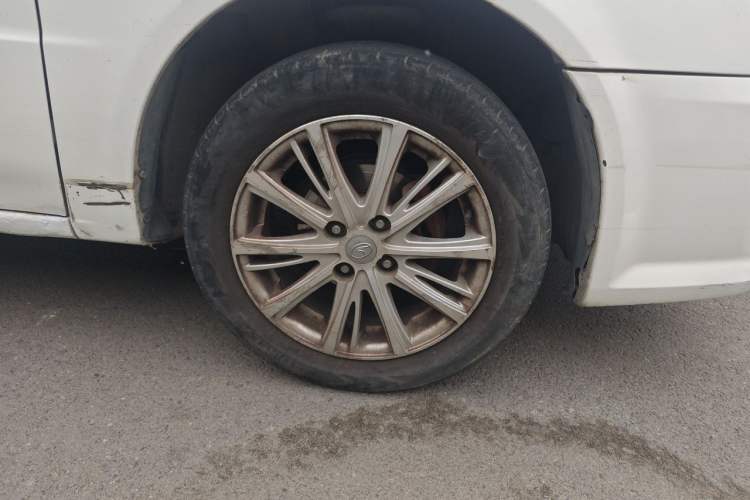 Used Soueast V3 Lingyue 2014 1.5L Manual Entry-Level Version Right Front Wheel Hub