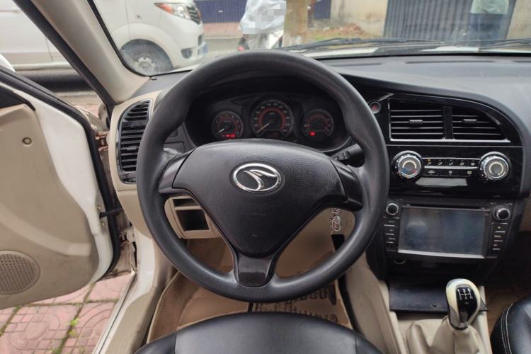 Used Soueast V3 Lingyue 2014 1.5L Manual Entry-Level Version Steering Wheel
