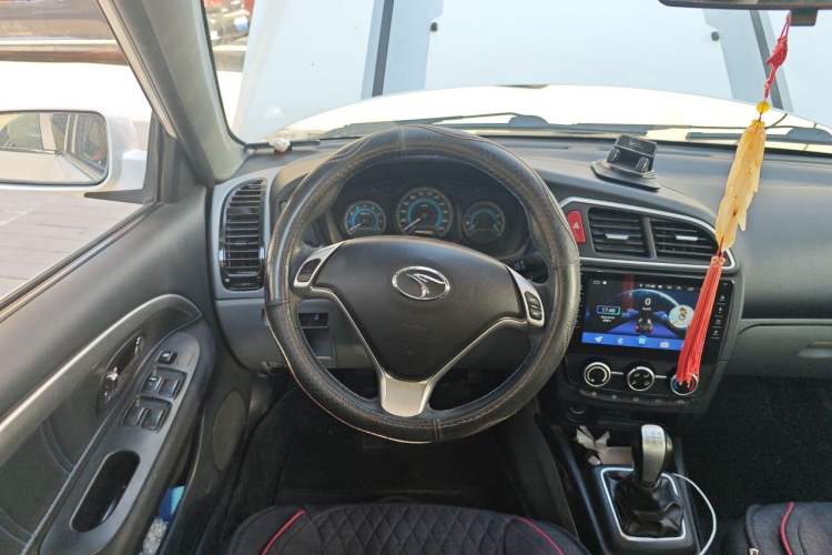 Used Soueast V3 Lingyue 2014 1.5L Manual Style Value Edition Steering Wheel